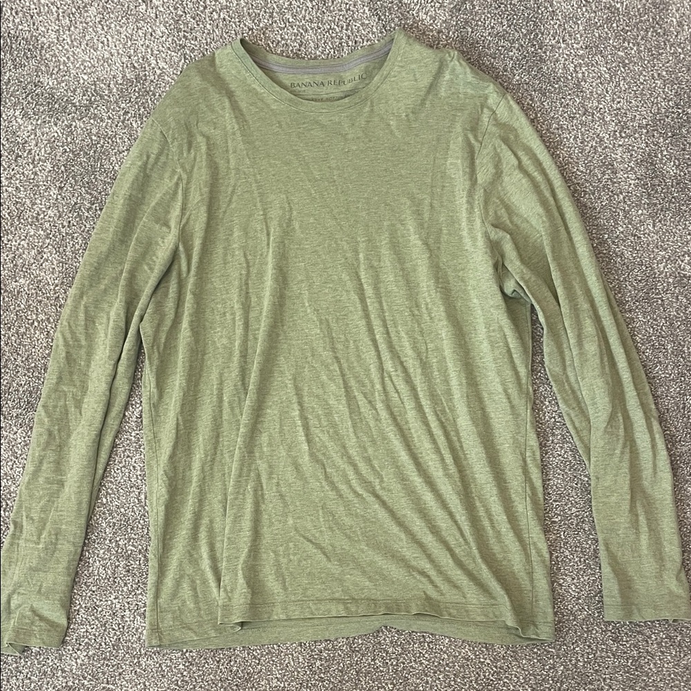 Banana Republic Men's Olive Long Sleeve Tee